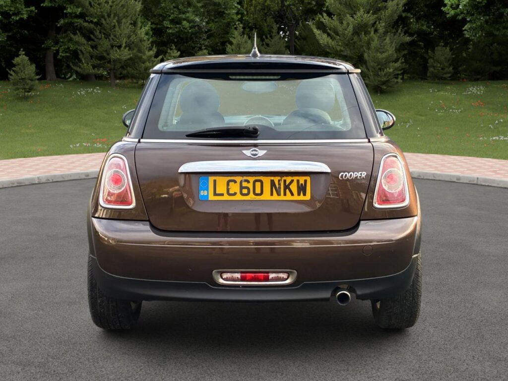Mini Hatchback 1.6L 2010