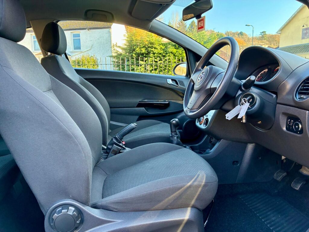 Vauxhall Corsa 1.0L 2012