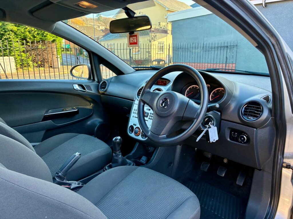 Vauxhall Corsa 1.0L 2012