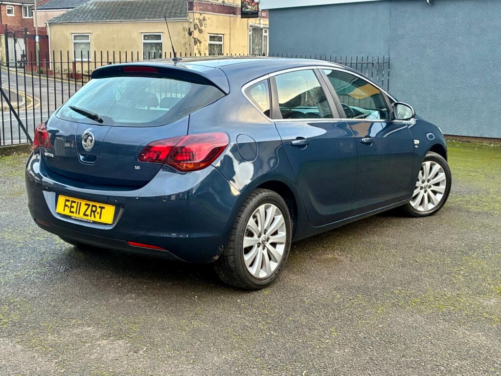Vauxhall Astra 1.6L 2011