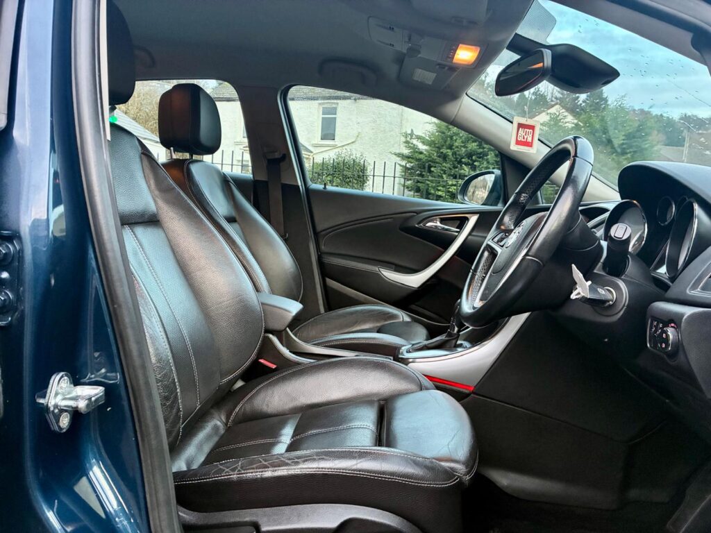 Vauxhall Astra 1.6L 2011