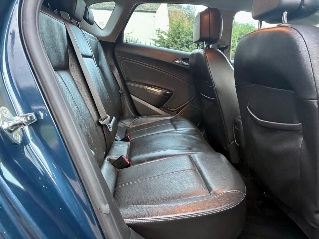 Vauxhall Astra 1.6L 2011