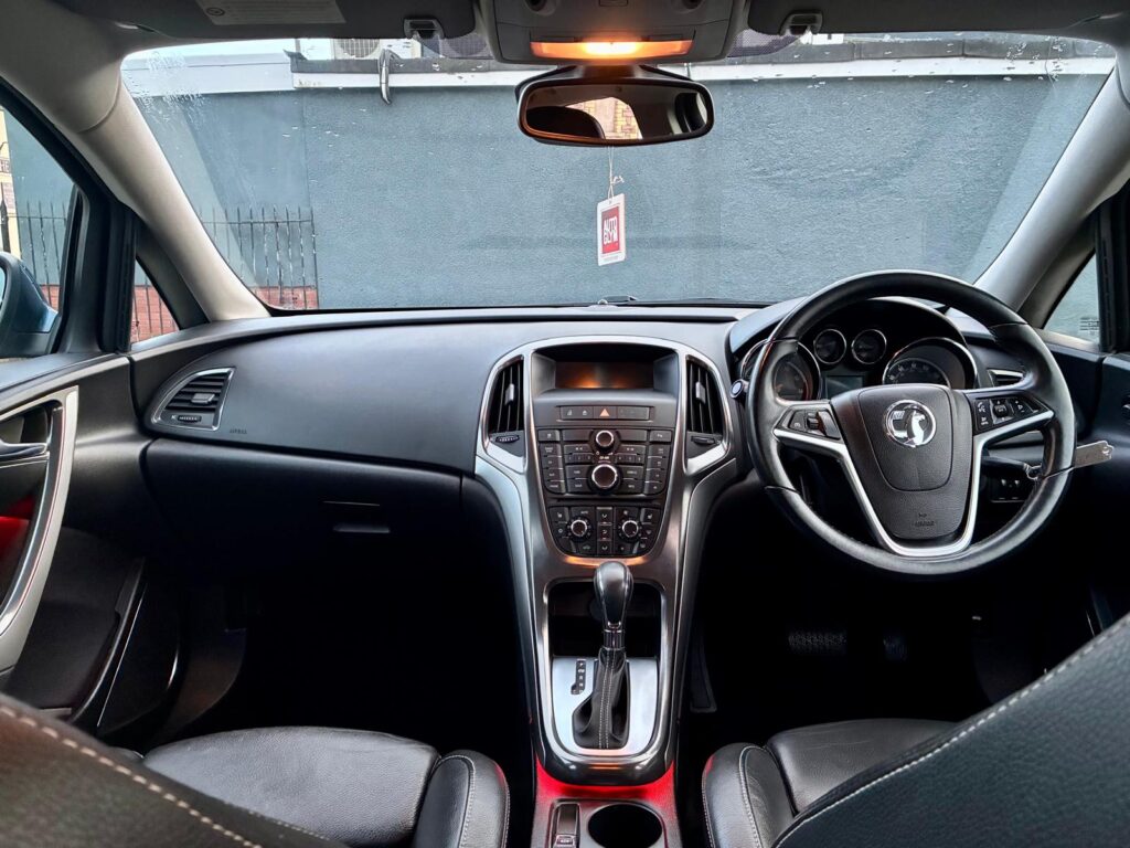 Vauxhall Astra 1.6L 2011