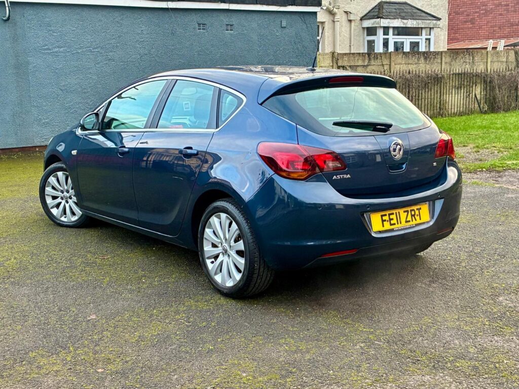 Vauxhall Astra 1.6L 2011
