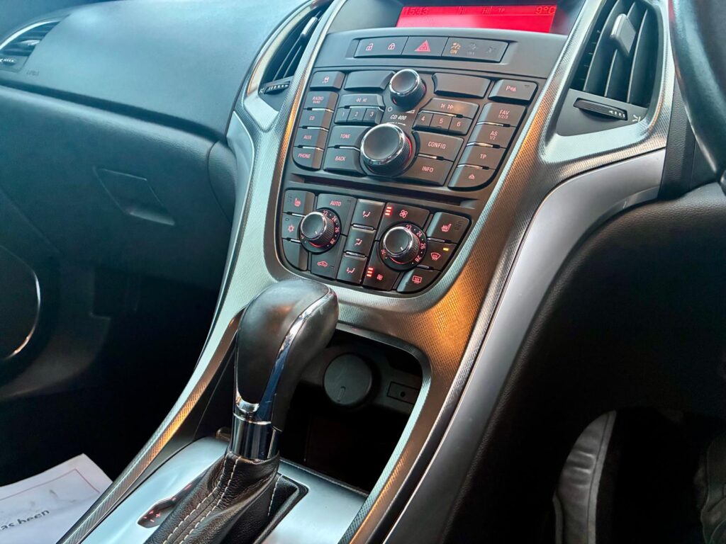 Vauxhall Astra 1.6L 2011