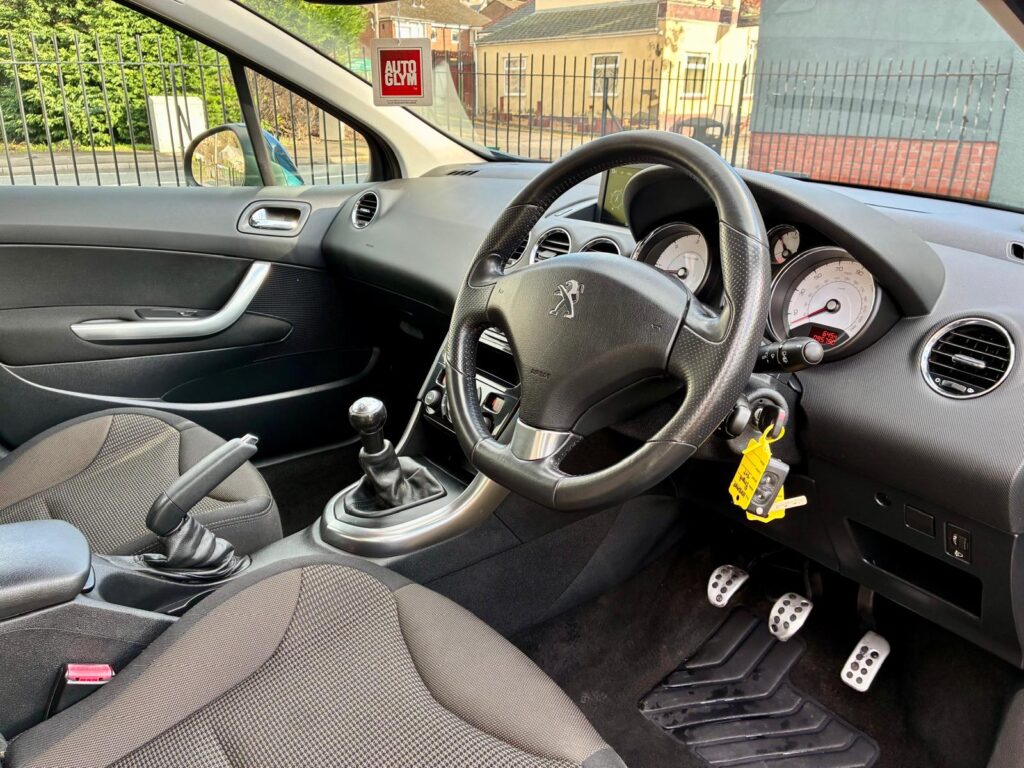 Peugeot 308 1.6L 2013
