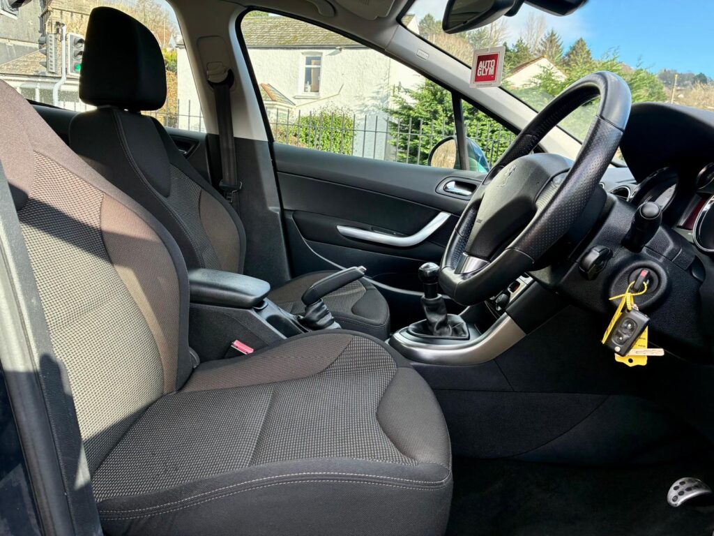 Peugeot 308 1.6L 2013