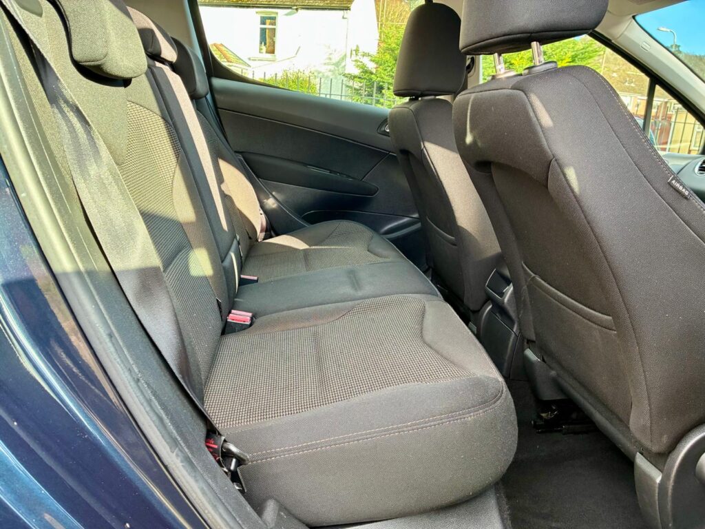 Peugeot 308 1.6L 2013
