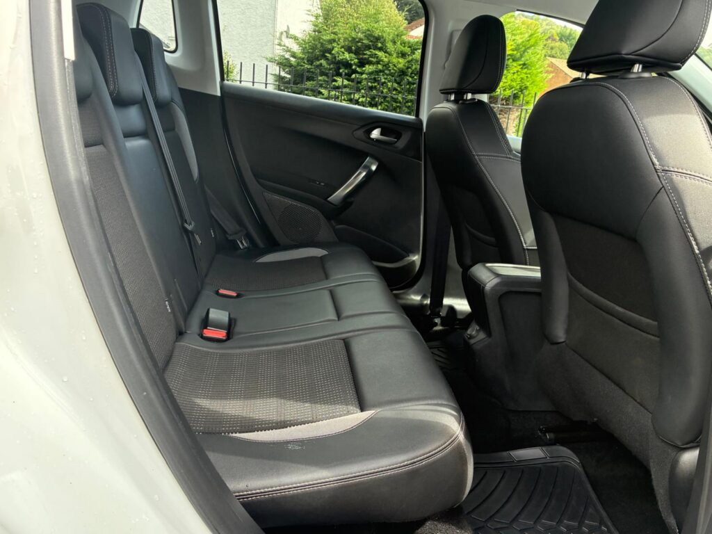 Peugeot 2008 1.2L 2014