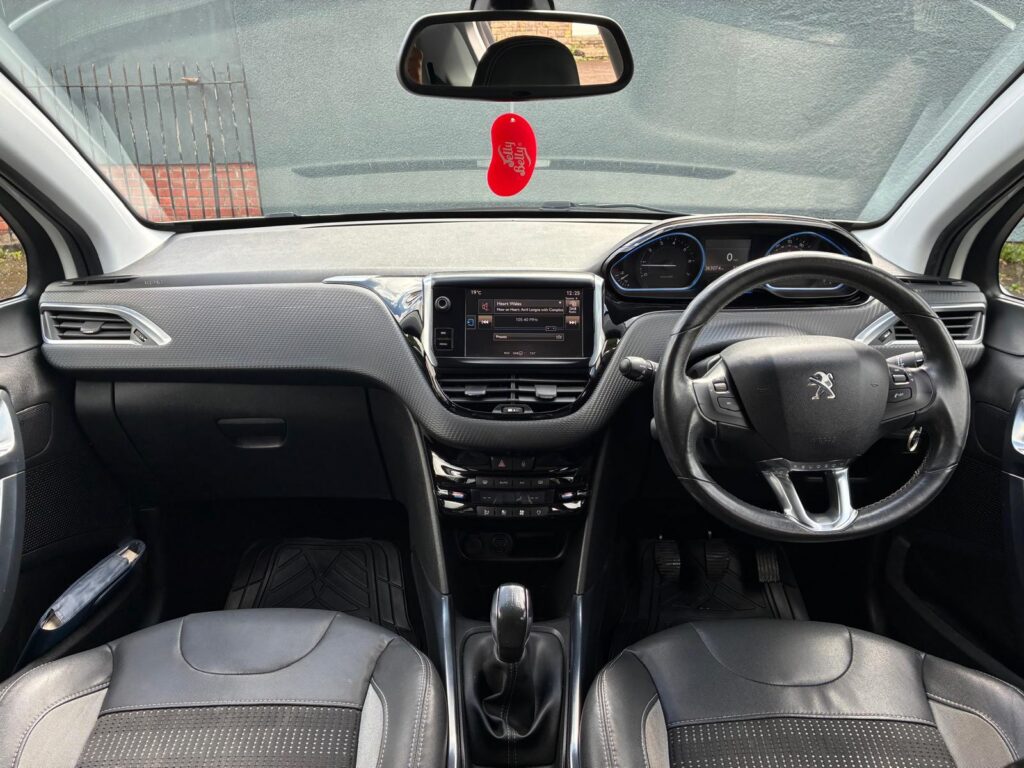 Peugeot 2008 1.2L 2014